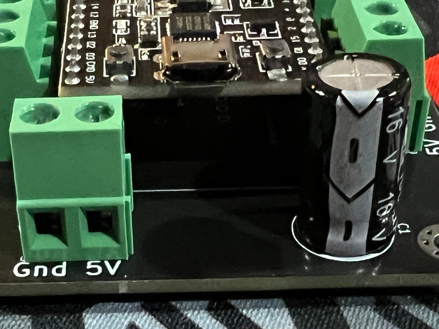 Black Neo Pixel Hub by Blamm